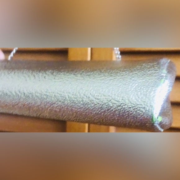 Vintage Shiny Metallic Silver Clutch Purse With Short Chain Strap 1960’s - Picture 10 of 11